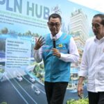 Presiden-Joko-Widodo-bersama-Dirut-PLN-Darmawan-Prasodjo